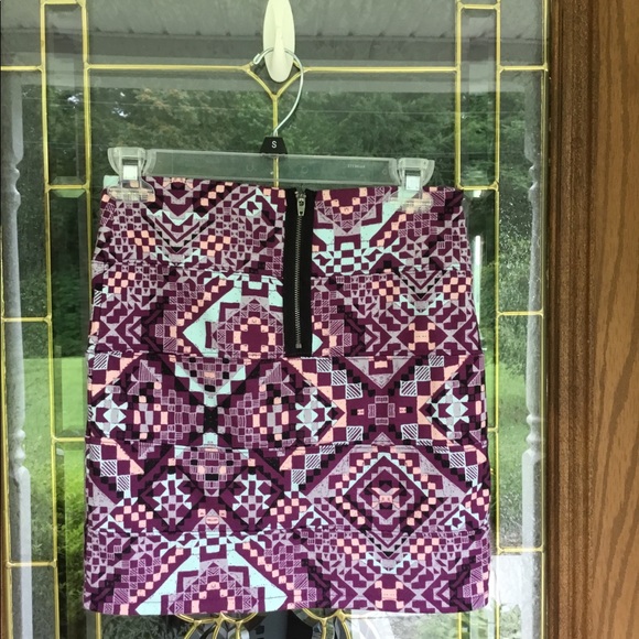 TWO SKIRTS FOR PRICE OF ONE - Picture 2 of 5